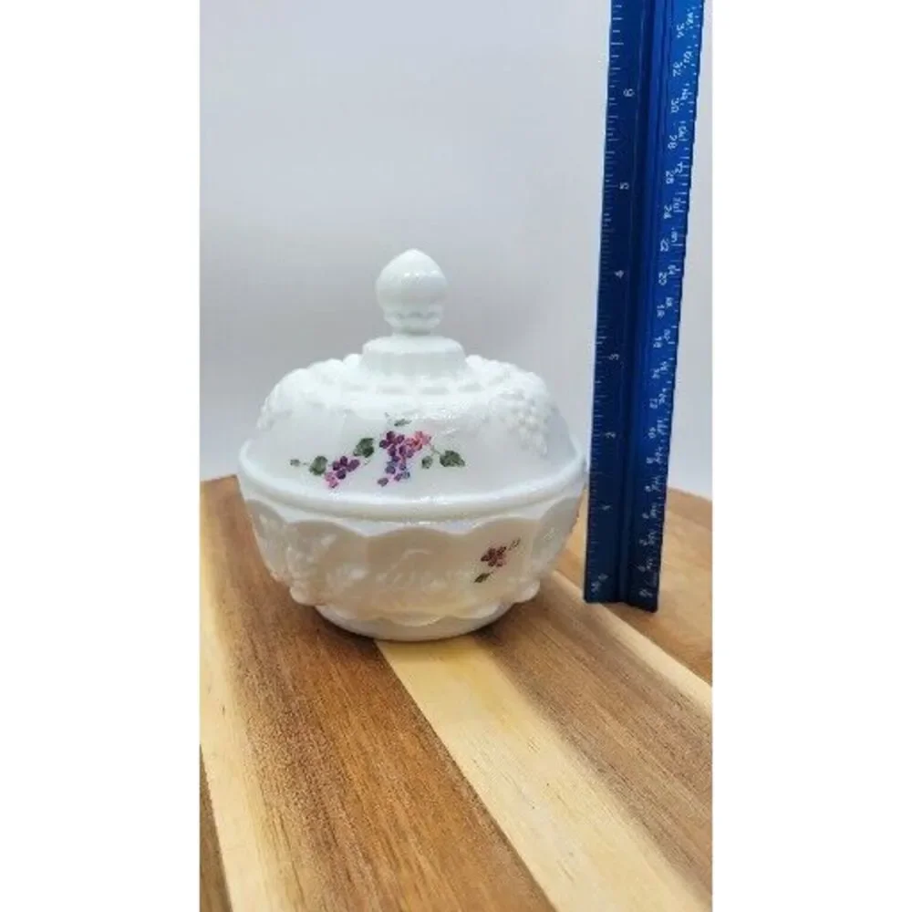 Fenton Signed Hand Painted Grapes Milk Glass Candy Dish With Lid‎